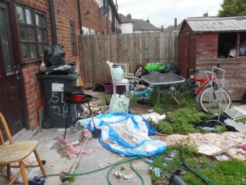 View article Man from Wakefield fined for littering in Hull