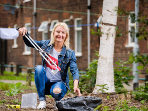 View article Meet the woman taking on Hull’s litter louts