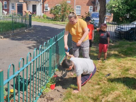 View article Children in Hull estate growing vegetables to combat coronavirus boredom