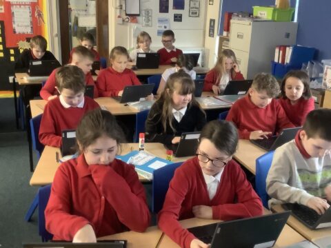 View article More Hull pupils to benefit from access to a laptop and Council calls on local businesses to help