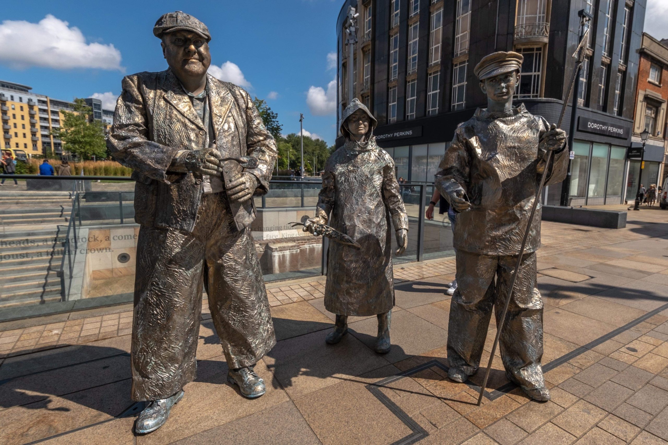 Maritime living statues
