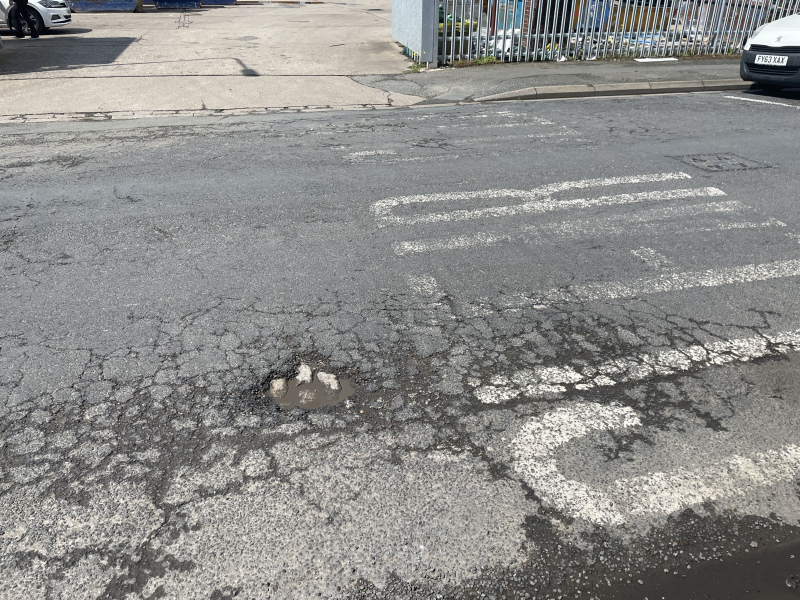 Potholes on Wincolmlee and Cumberland Street