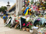 Floral tributes left at the gates of Buckingham Palace in September 2022