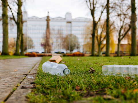 View article Hull litterbugs ordered to pay £20,000
