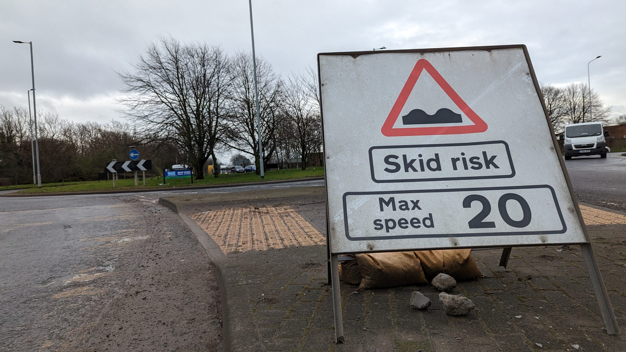 The roundabout that links Stoneferry Road, Mount Pleasant and Cleveland Street