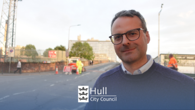 Councillor Mark Ieronimo chats Argyle Street and Stanley Street resurfacing