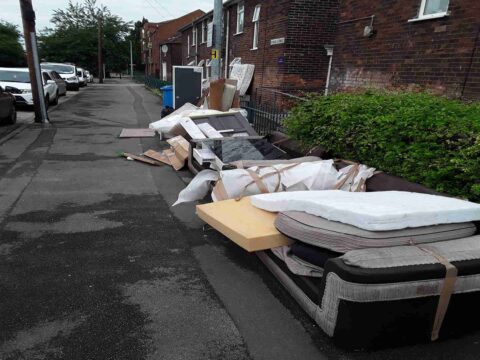 View article Six Hull residents receive £400 fines for fly-tipping 