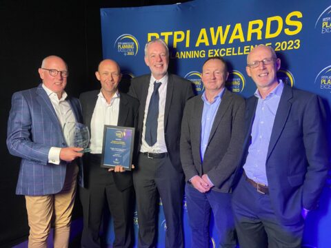 View article Humber Frontage Flood Defence receives prestigious award