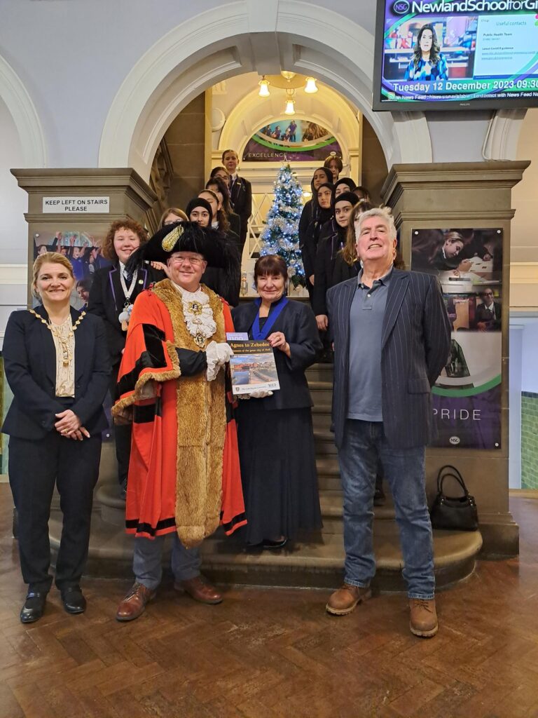 The Lord Mayor awards a copy of 'Agnes to Zebedee' to Newland School for Girls
