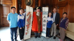 The Lord Mayor with students and staff from Beijing.