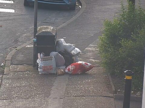 View article Four residents receive £1,000 fines for fly-tipping in Hull 