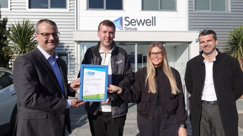 Hull City Council presents the Sewell Group with its Modeshift STARS Business Award