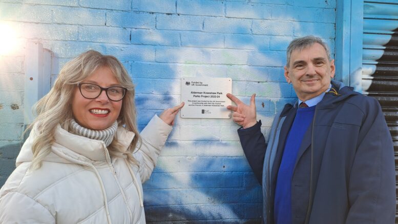 Debbie Morrell, chair of the Friends of Alderman Kneeshaw Park and Cllr Rob Pritchard, portfolio holder for culture and leisure, show off the new plaque.