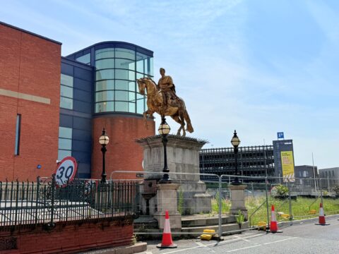 View article Council to assess condition of King William III statue 