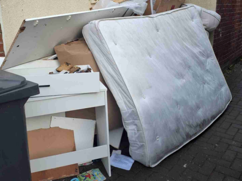 View article Hull fly-tippers prosecuted and ordered to almost £10,000